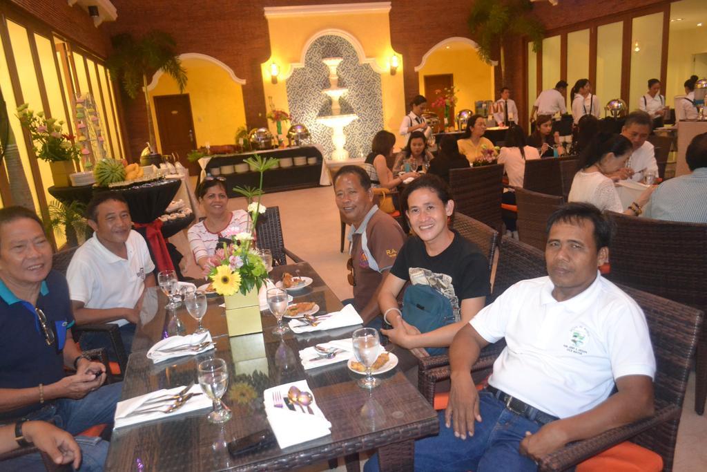 The Pepperland Hotel Legazpi Eksteriør bilde