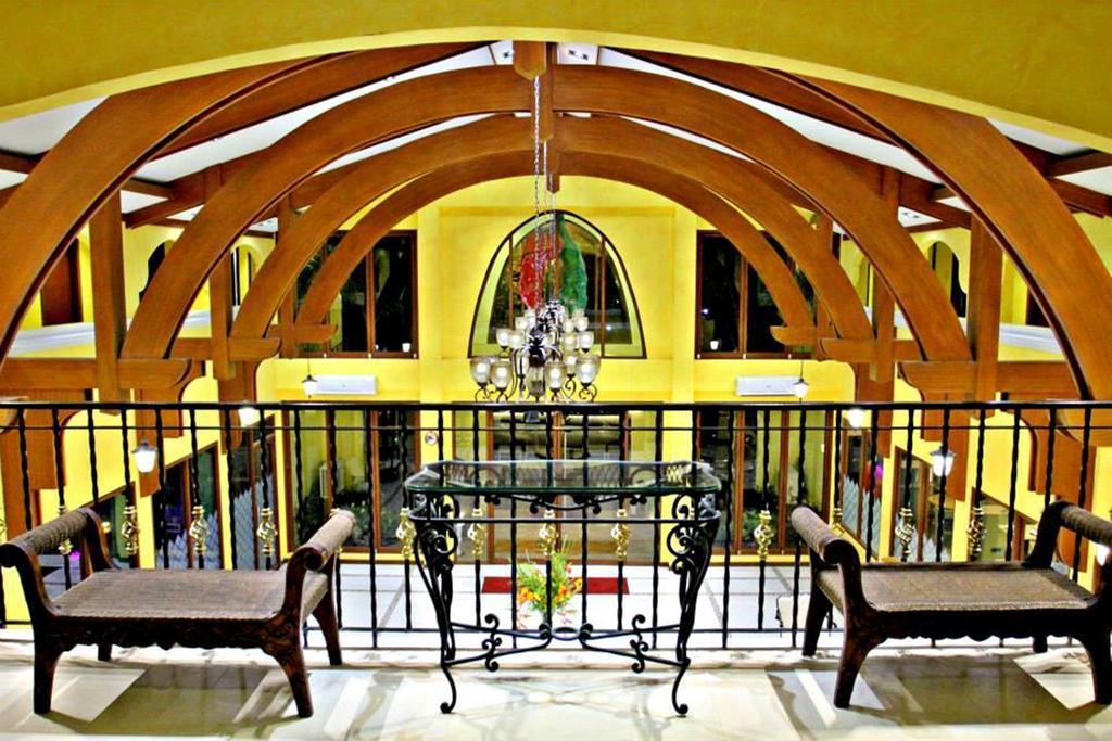 The Pepperland Hotel Legazpi Eksteriør bilde