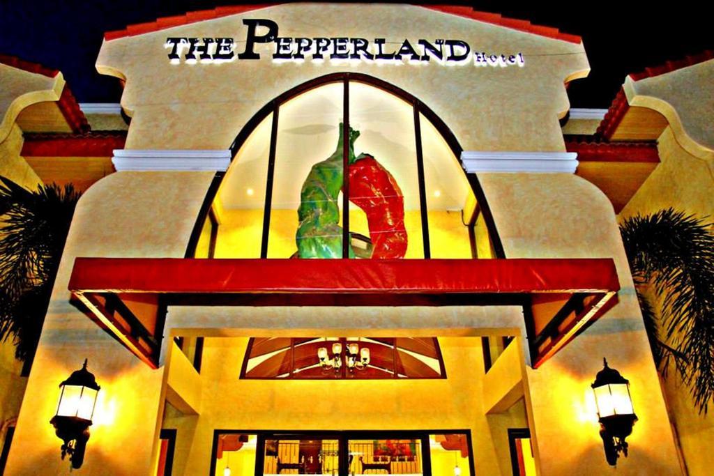 The Pepperland Hotel Legazpi Eksteriør bilde